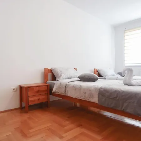 Paradise Apartment *